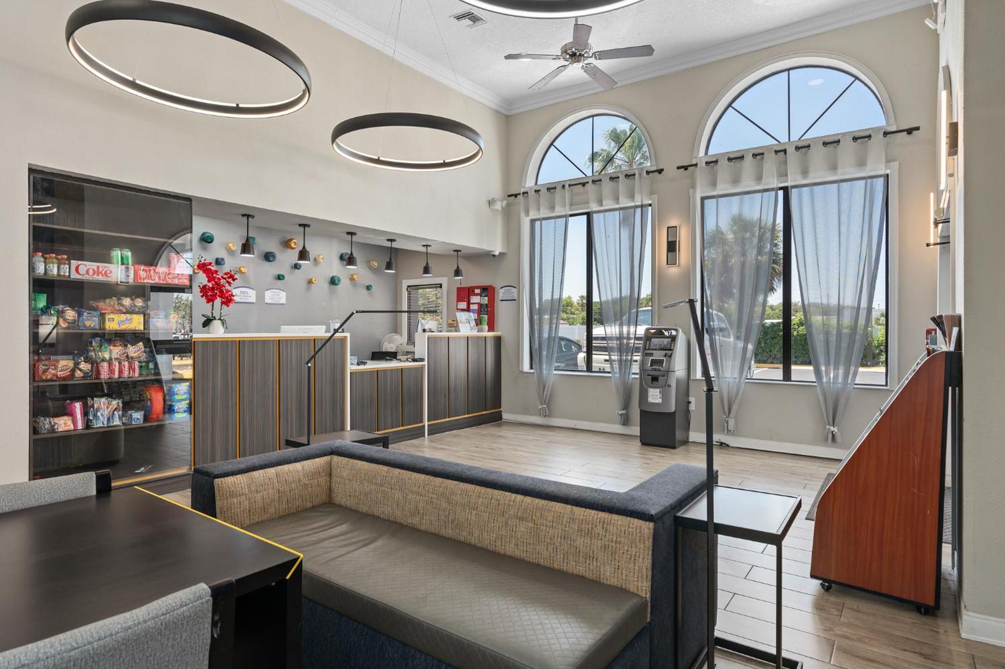 Baymont By Wyndham Orlando East Hotel Alafaya Exterior foto