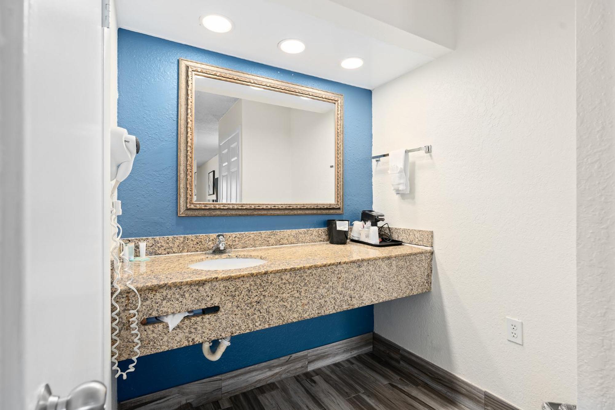 Baymont By Wyndham Orlando East Hotel Alafaya Exterior foto