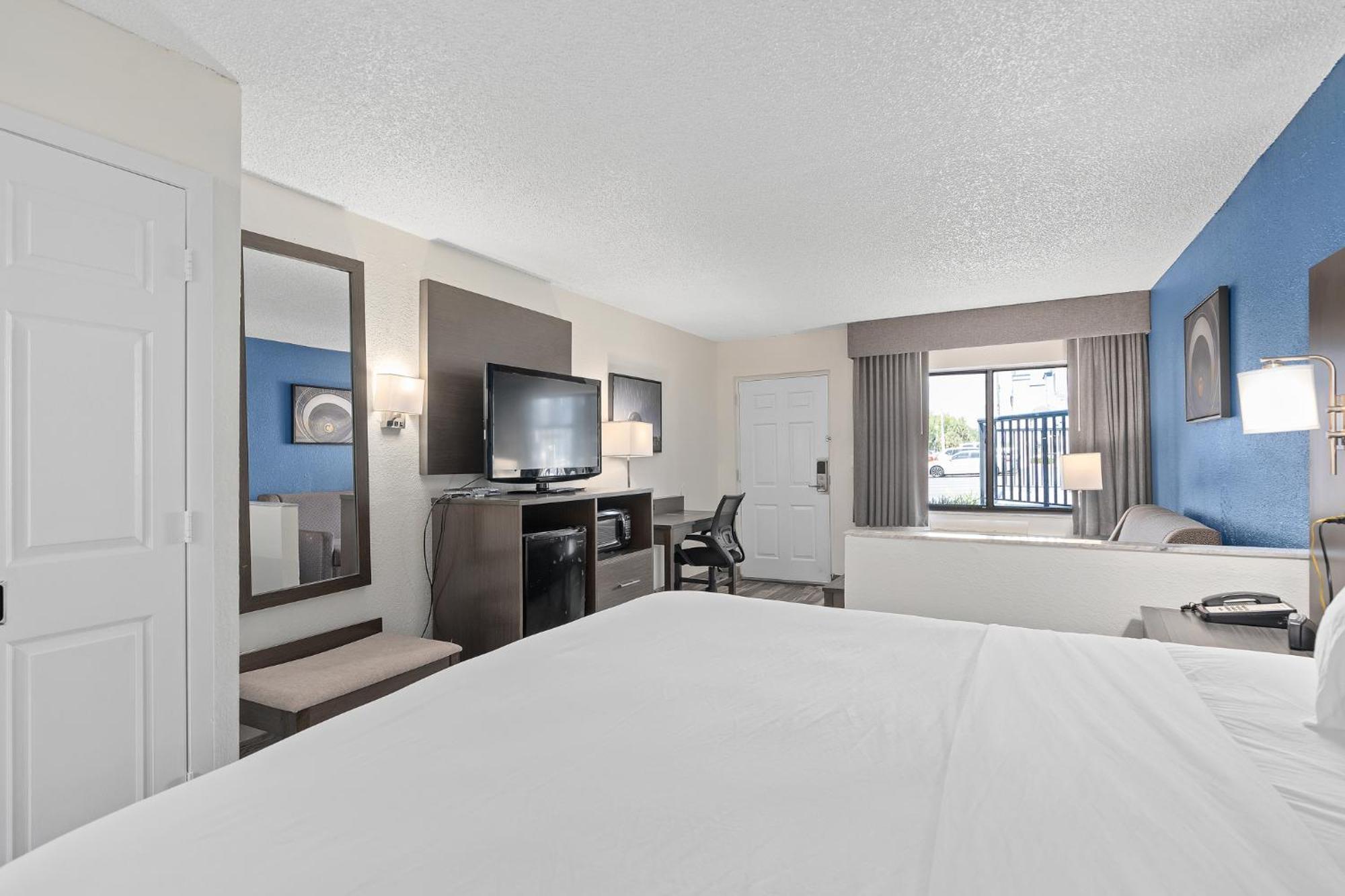Baymont By Wyndham Orlando East Hotel Alafaya Exterior foto