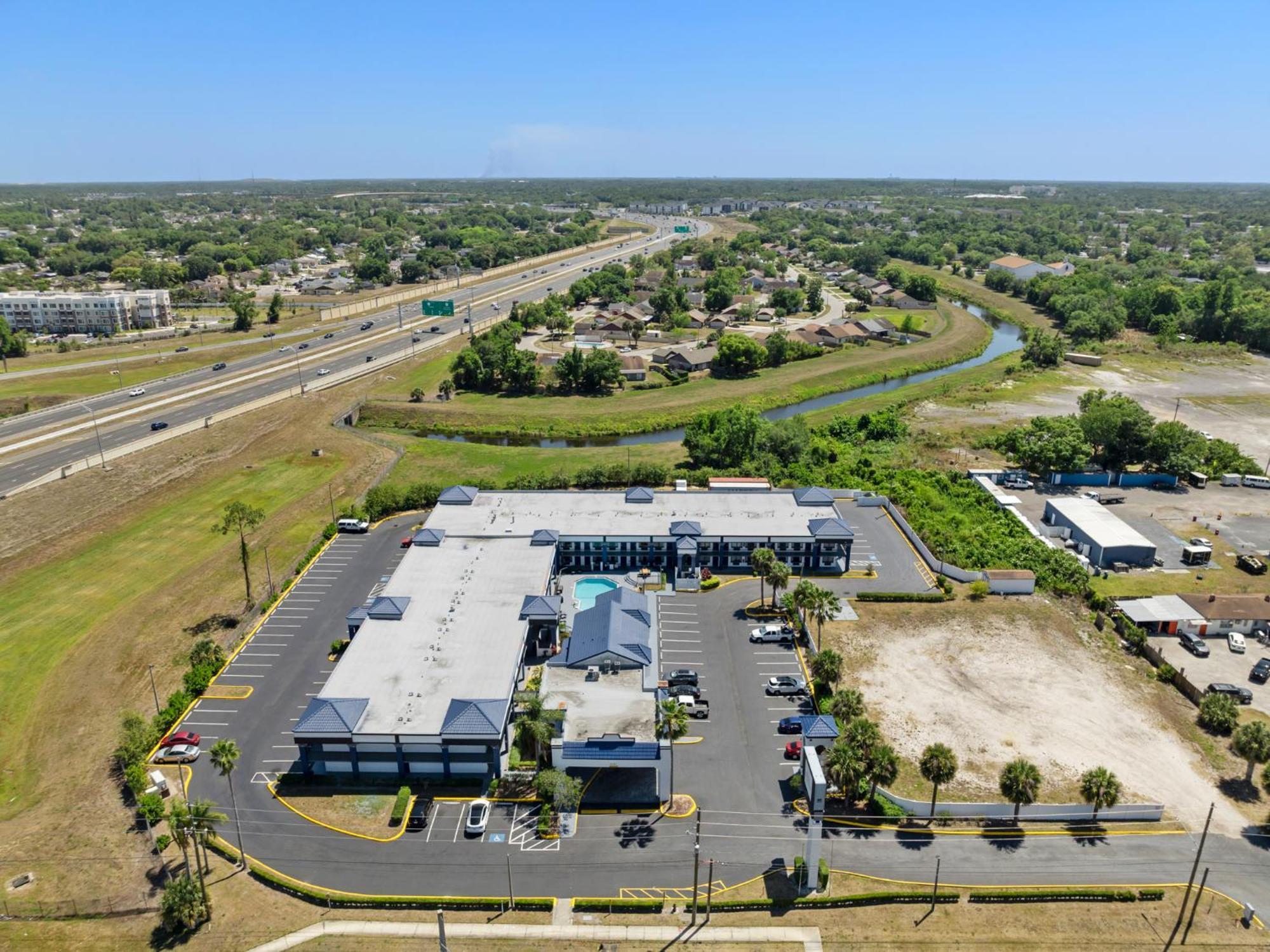 Baymont By Wyndham Orlando East Hotel Alafaya Exterior foto