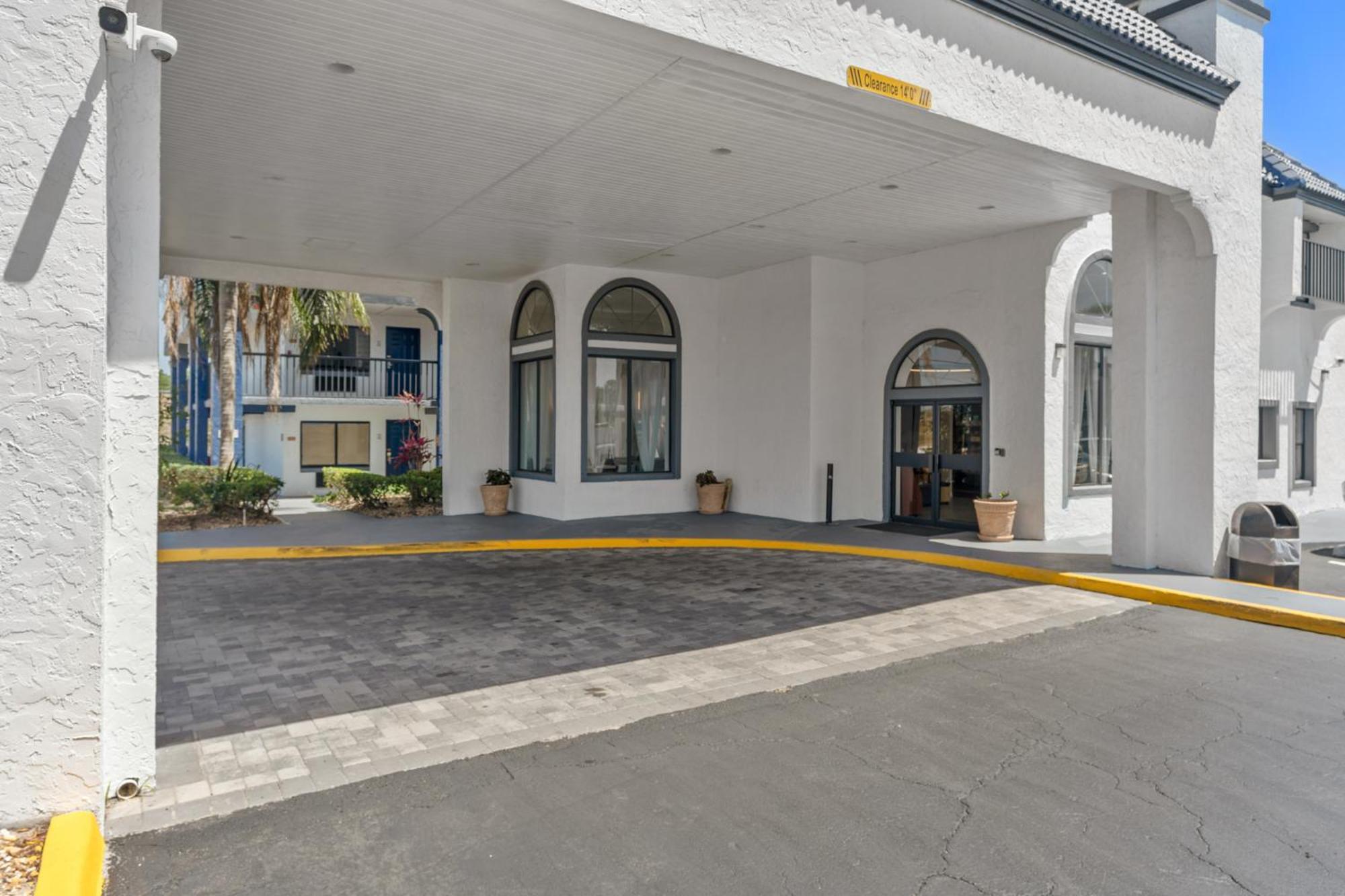 Baymont By Wyndham Orlando East Hotel Alafaya Exterior foto